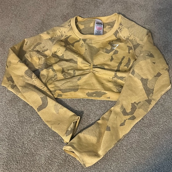 Gymshark Tops - Gymshark size large cropped top good condition